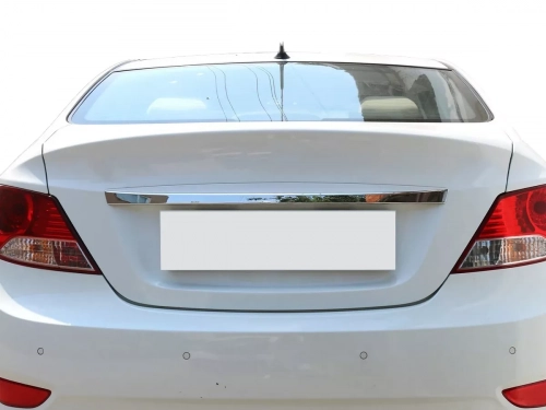 Хром над номером Hyundai Accent Solaris (10-17) Sedan - Omsa Line 6