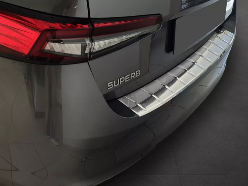 Накладка на задній бампер Skoda Superb IV (3Y; 2024+) Liftback - Avisa (срібна) 4