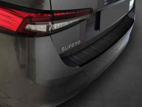Накладка на задній бампер Skoda Superb IV (3Y; 24-) Liftback - Avisa (чорна) 3