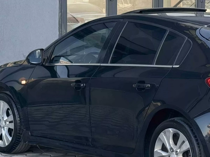 Хром нижні молдинги вікон Chevrolet Cruze J300 (11-) Hatchback - Omsa 6