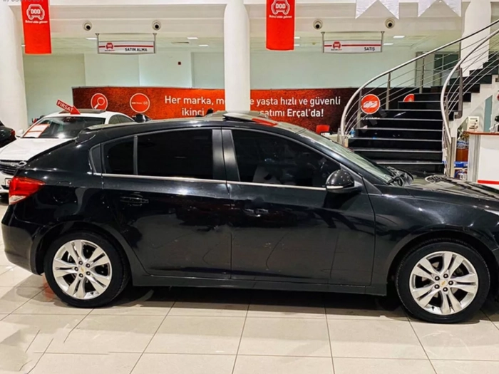 Хром нижні молдинги вікон Chevrolet Cruze J300 (11-) Hatchback - Omsa 7