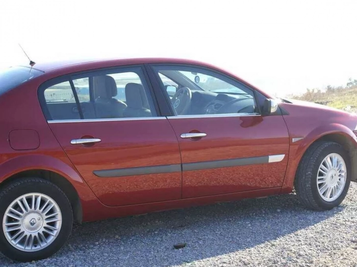 Хром нижні молдинги вікон Renault Megane II (03-09) Седан - Omsa 4