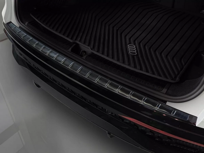 Накладка на задний бампер Audi Q5 III (GU; 24-) - Avisa (графитовая) 5