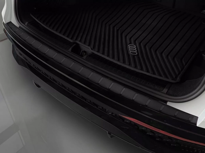 Накладка на задний бампер Audi Q5 III (GU; 24-) - Avisa (чёрная) 5