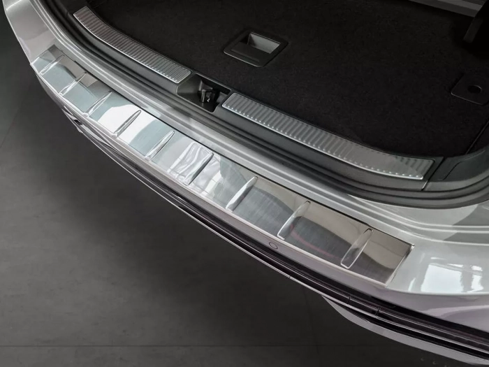 Накладка на задній бампер VW Passat B9 (3J; 23-) Універсал - Avisa (срібна) 5