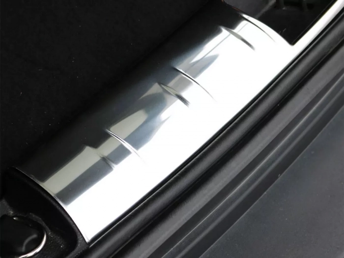 Накладка на поріг багажника Jeep Renegade (15-) 7