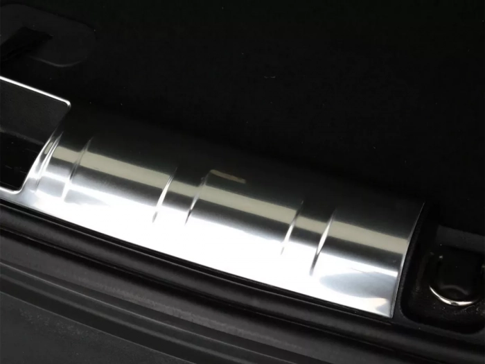 Накладка на поріг багажника Jeep Renegade (15-) 8