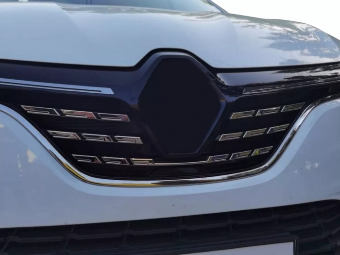 Хром на решітку радіатора Renault Megane IV (21-24) - Carmos 4