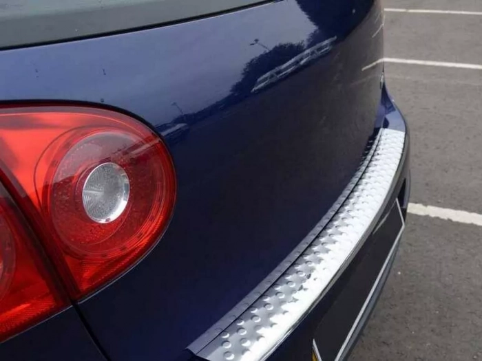 Накладка на задній бампер VW Golf V (03-08) Htb - Omsa (матова) 4