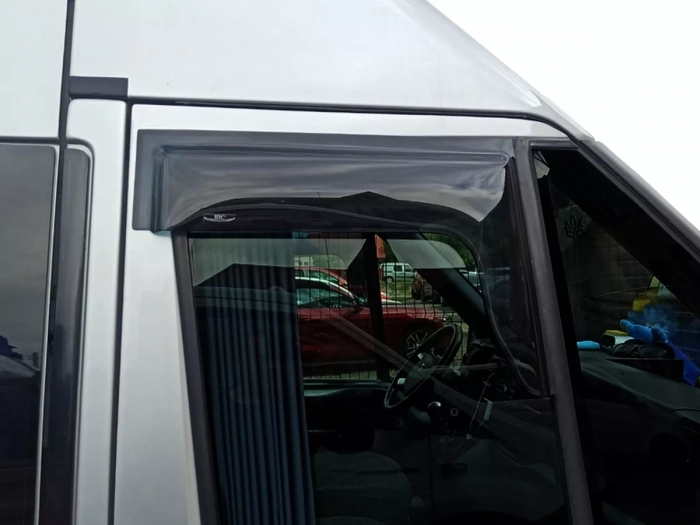 Дефлектори вікон Ford Transit III (00-13) - Hic (накладні) 4