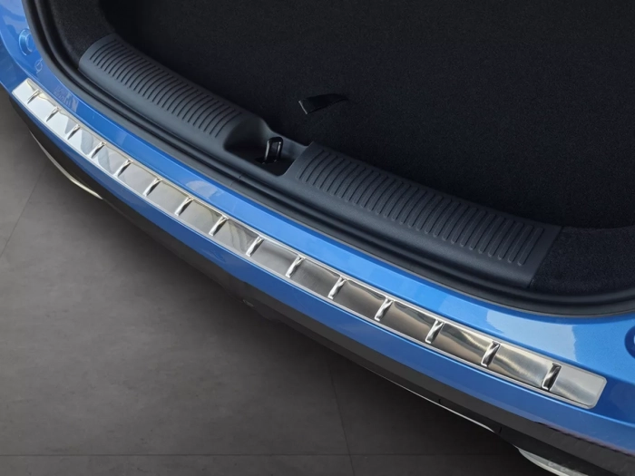 Накладка на задний бампер MG ZS II (24-) - Avisa (серебряная) 5