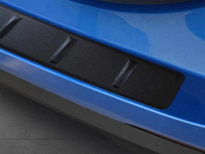 Накладка на задній бампер MG ZS II (24-) - Avisa (чорна) 3