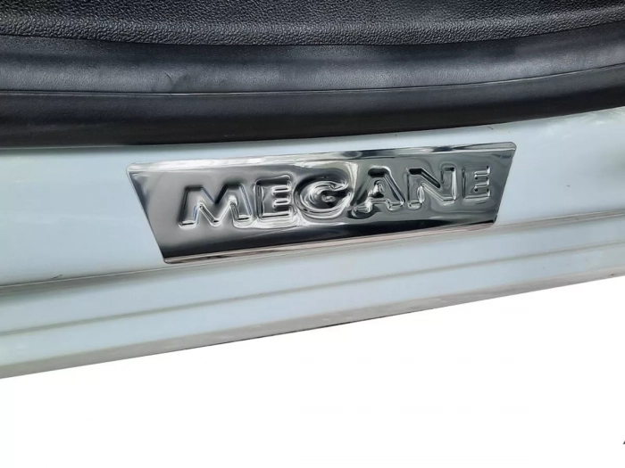 Накладки на пороги Renault Megane IV (16-24) - Carmos 3