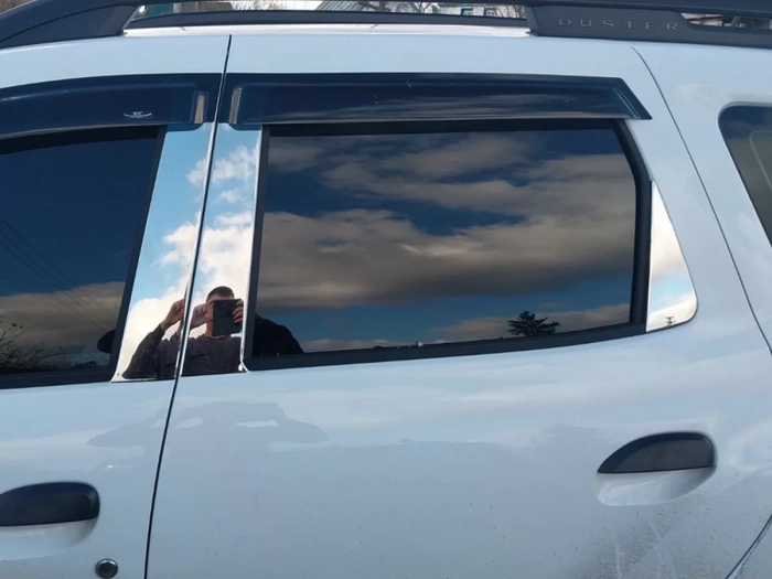Хром молдинги дверних стійок Dacia Duster II (HM; 18-24) 3