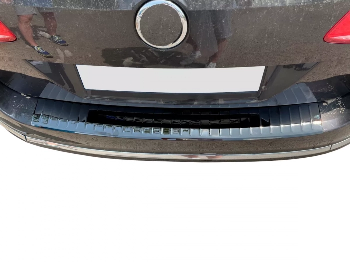 Накладка на бампер VW Passat B7 (11-15) Універсал - Nitto (чорна) 5