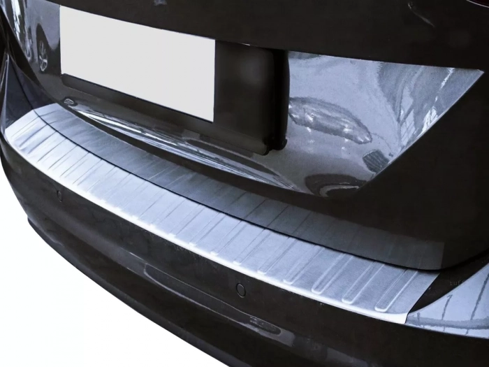 Накладка на задний бампер VW Touareg III (CR; 18-) - Carmos (глянцевая) 4