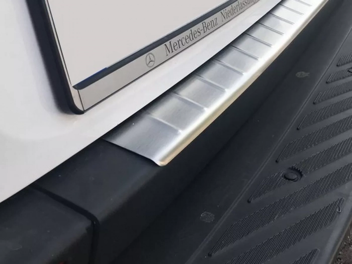 Накладка на задній бампер VW Crafter I (06-16) - Omsa (матова) 3