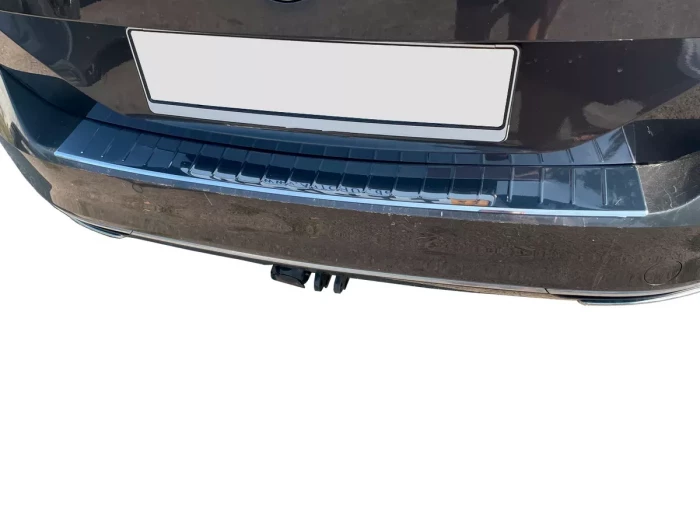 Накладка на задній бампер VW Passat B8 (15-22) Універсал - Nitto (хром) 5