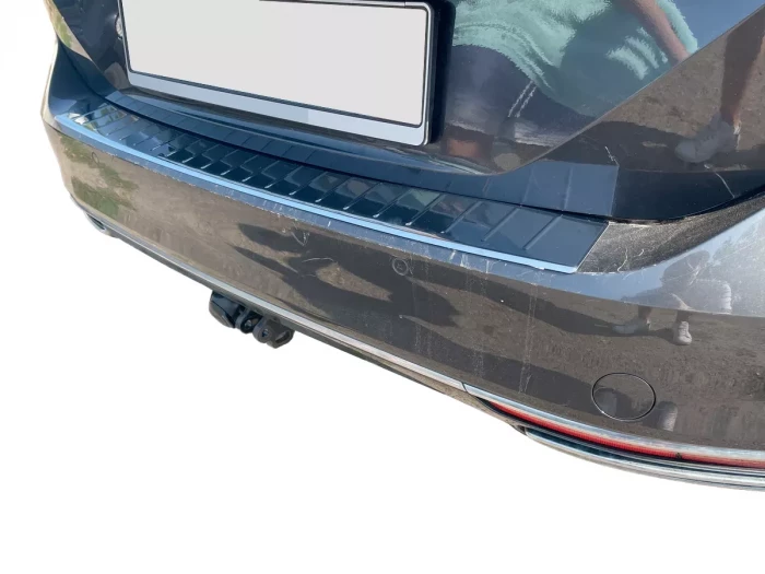 Накладка на задній бампер VW Passat B8 (15-22) Універсал - Nitto (хром) 6