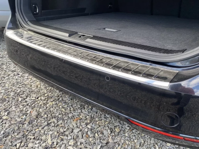 Накладка на задний бампер VW Passat B8 (3G; 15-22) Универсал - Carmos (хром) 8