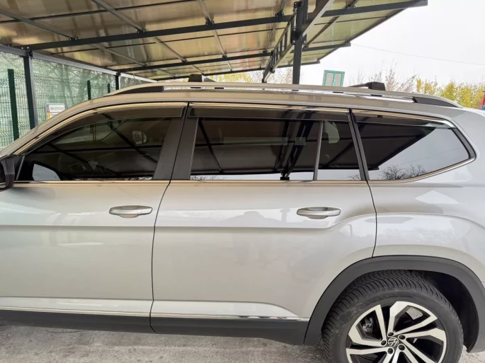 Вітровики VW Atlas / Teramont (16-) - Hawk (з хром молдингом) 6 шт 5