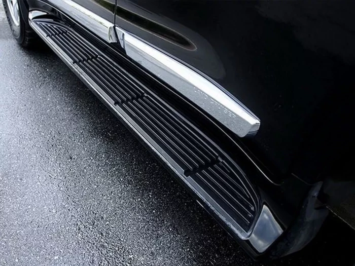 Пороги бічні Toyota LC 200 (07-21) - 2016 стиль (чорні) 1