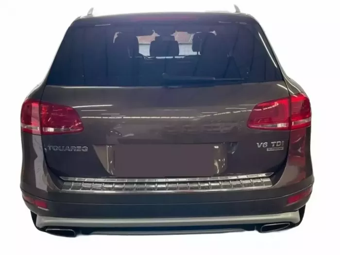 Накладка заднього бампера VW Touareg II (7P; 10-14) - під фарбування 8