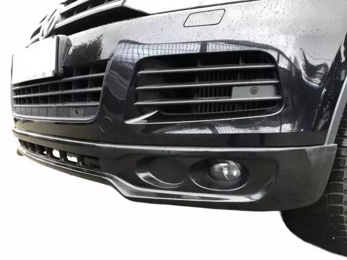 Накладка переднього бампера VW Touareg II (7P; 10-14) - R-Line стиль 8