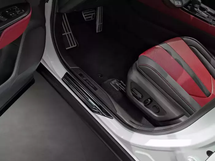 Накладки на пороги VW Tiguan III (24-) - Avisa (чорні) 3