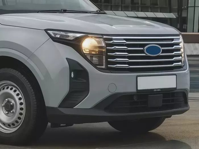 Хром на решітку радіатора Ford Courier II (23-) - Carmos 4