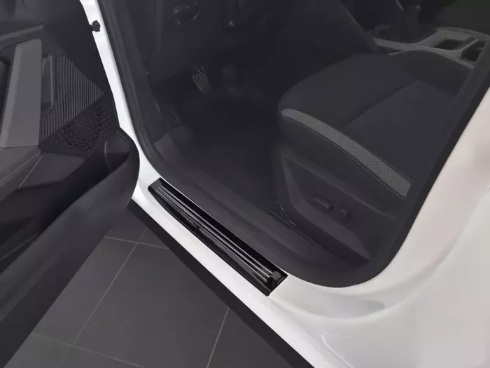 Накладки на пороги Dacia Bigster (24-) - Avisa (глянцеві чорні) 5
