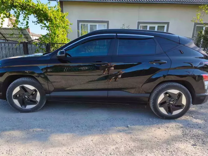 Дефлектори вікон Hyundai Kona II (SX2; 23-) - Niken (з хром молдингом) 4