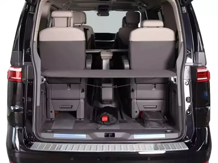 Накладка на задній бампер VW T7 Multivan (21-) - Carmos (хром глянцева) 3