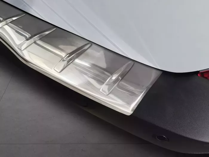 Накладка на задній бампер VW T7 Transporter (24-) - Avisa (срібна) 6