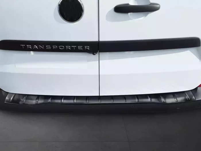 Накладка на задній бампер VW T7 Transporter (24-) - Avisa (графітова) 4