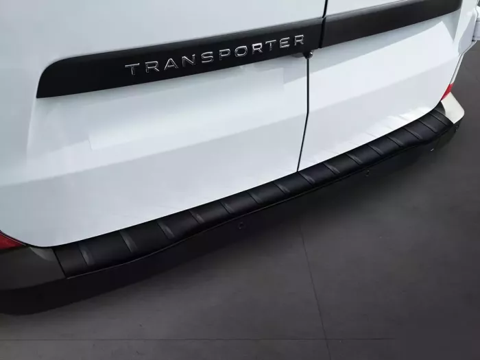 Накладка на задній бампер VW T7 Transporter (24-) - Avisa (чорна) 3