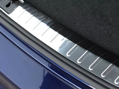 Накладка на порог багажника VW Tiguan II / Allspace (16-23) - Carmos (глянцевая) 4