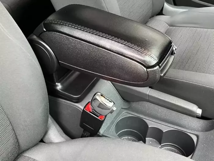 Подлокотник VW Jetta A5 (05-11) / Golf V (03-09) - чёрный (в ключницу) 4