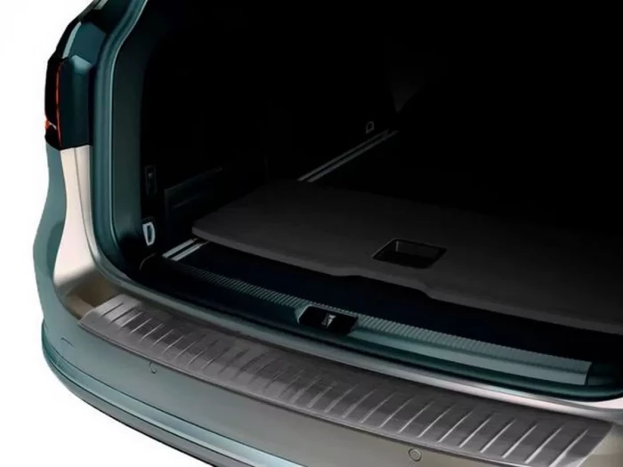 Накладка на бампер VW Passat B7 (11-15) Универсал - Omsa (чёрная) 3