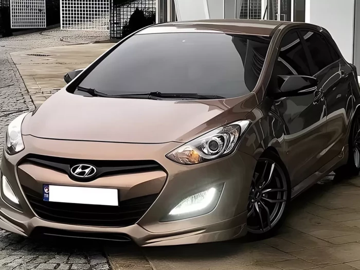 Чёрные накладки на зеркала Hyundai Elantra V (MD) / Accen Solaris / i30 II (GD) - Bat стиль (с поворотниками) 6