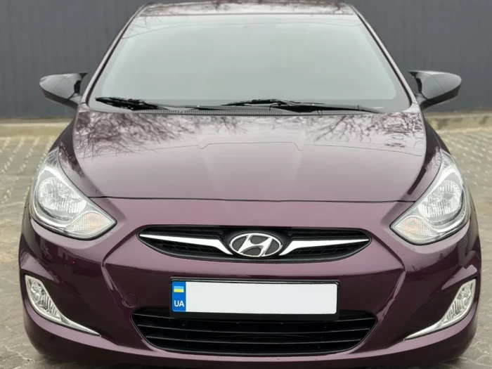 Чёрные накладки на зеркала Hyundai Elantra V (MD) / Accen Solaris / i30 II (GD) - Bat стиль (с поворотниками) 8