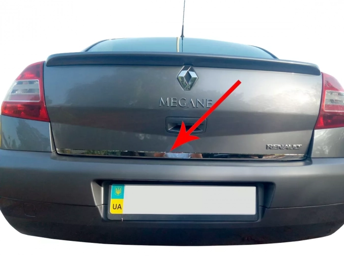 Хром на кромку багажника Renault Megane II (03-09) Седан - Carmos 3