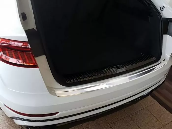 Накладка на задний бампер Audi Q8 (18-) - Avisa (матовая) 4