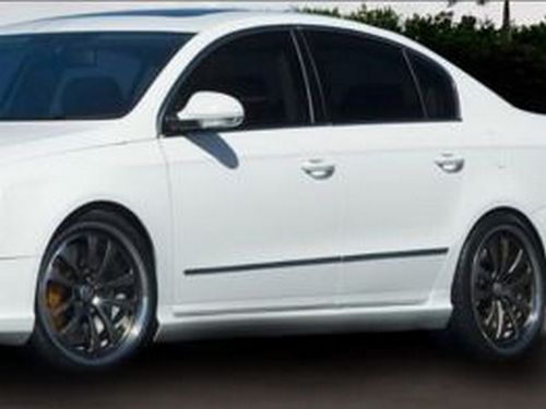 Тюнинговые пороги боковые VW Passat B6 3C (R-GT стиль) 1