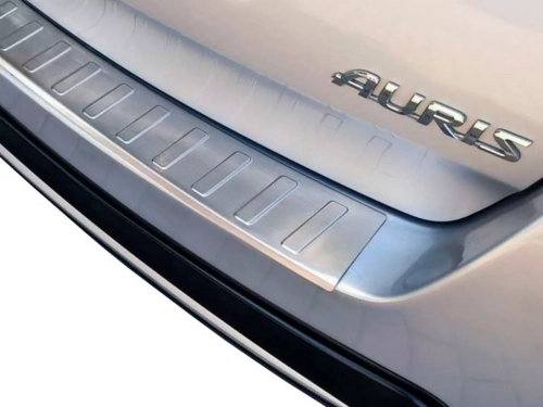 Накладка на бампер Toyota Auris II (E180; 15-18) Touring Sports - Carmos 3