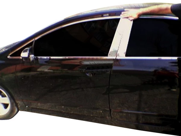 Хром молдинги дверних стійок Honda Civic VIII (06-12) Sedan