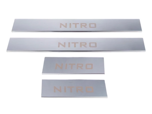 Накладки на пороги Dodge Nitro (07-12) - Carmos (верхні)