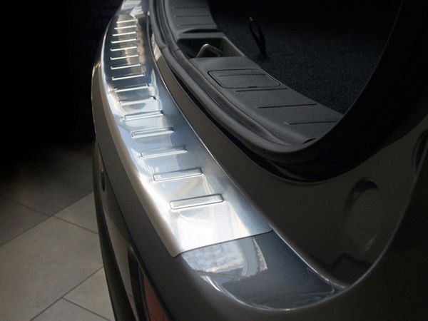 Накладка на задній бампер Mitsubishi Outlander III (13-15) - Avisa