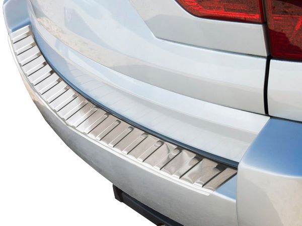 Накладка на задній бампер BMW X3 E83 (06-10) - Avisa