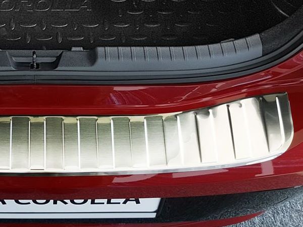 Накладка на задний бампер TOYOTA Corolla XII Hatchback 5